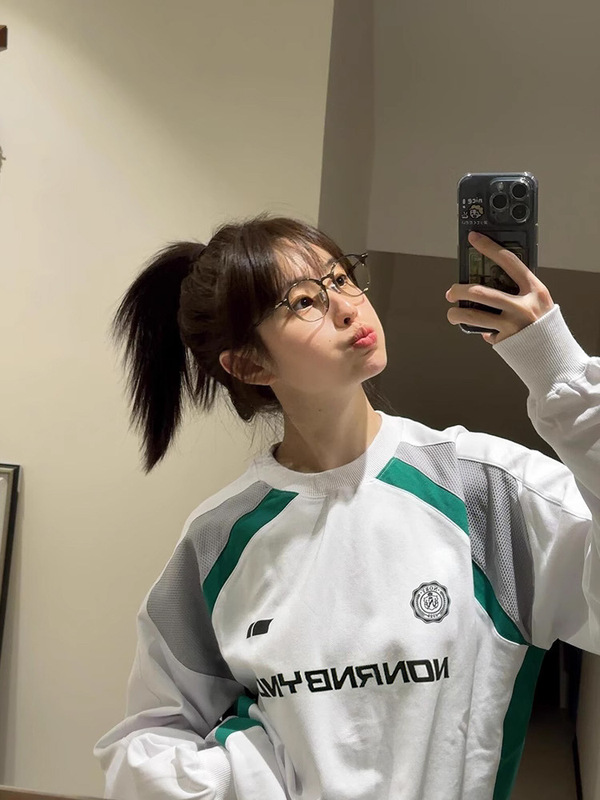アメリカのレトロなユニホームのアルファベットは色にぶつかって長袖のtシャツの女性の春秋のデザイン感をつなぎ合わせます。|undefined