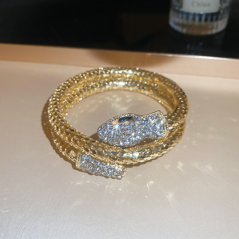 Brazalete transfronterizo de collar de serpiente enrollado con diamantes de alta calidad, diseño de cadena de clavícula atmosférica europea y americana, collar de temperamento de sentido femenino