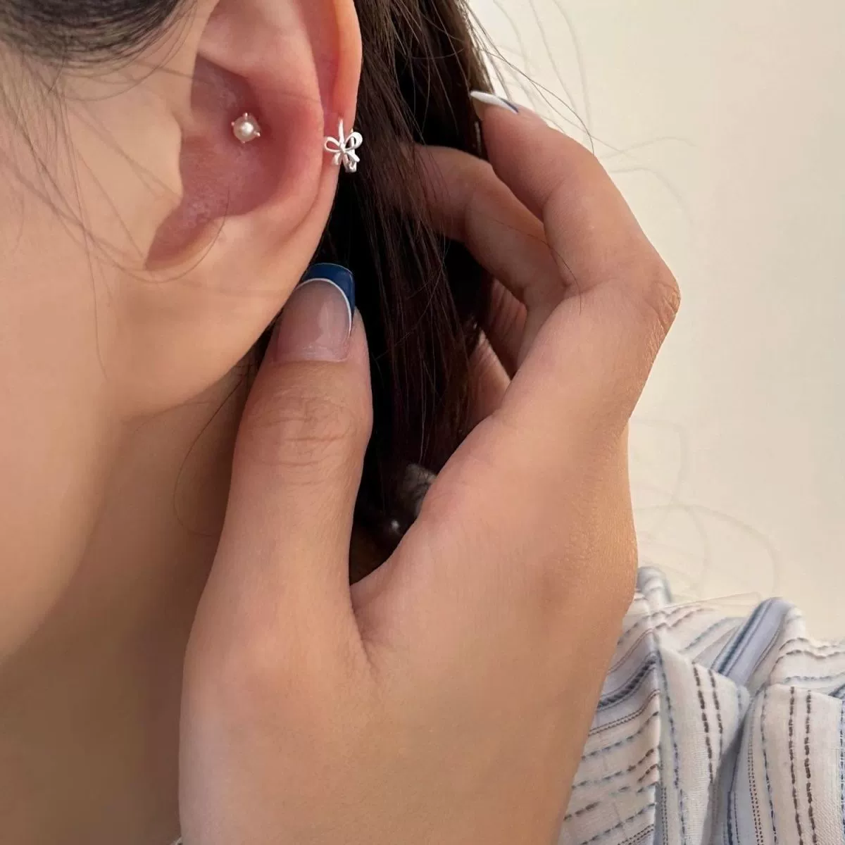 Серьги «бантик» маленькие, позолоченные, лёгкие, размеры 10,9×7,8×1,8 см (пара)
