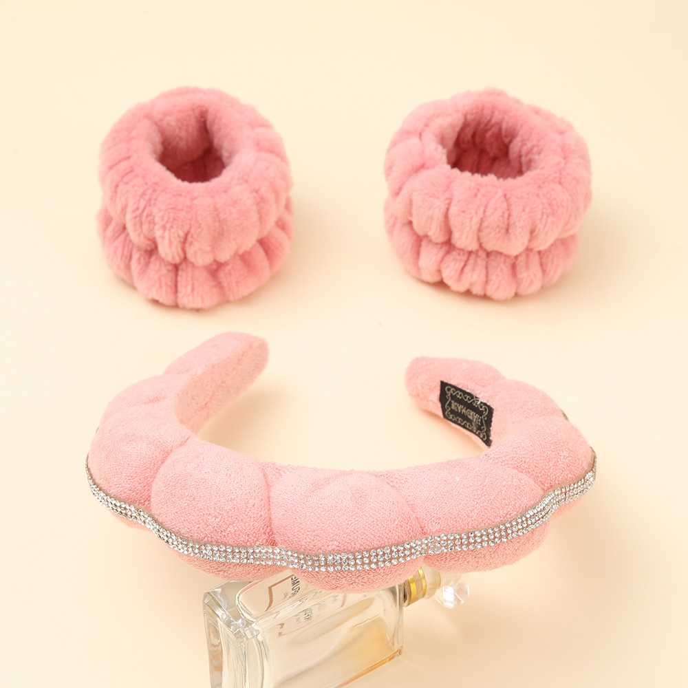 La nueva diadema de diamantes con incrustaciones de Amazon, la parte superior del cráneo alto, el traje de pulsera de giro de alta calidad, la diadema, el tocado anudado femenino, la joyería