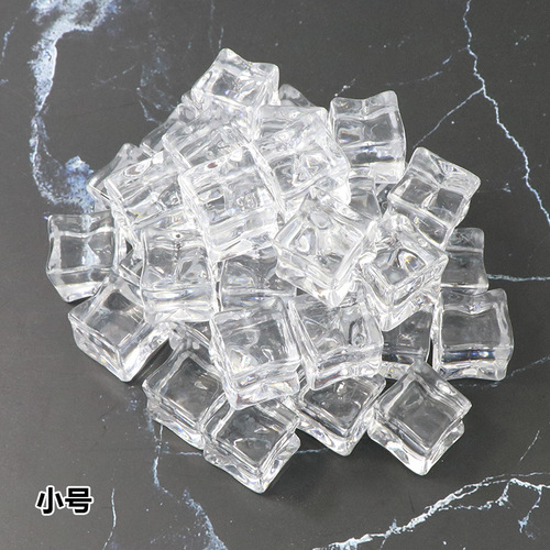 Fake ice cubes, acrylic simulated ice cubes, transparent square plastic ice particles, crystal stones, bar shooting props factory