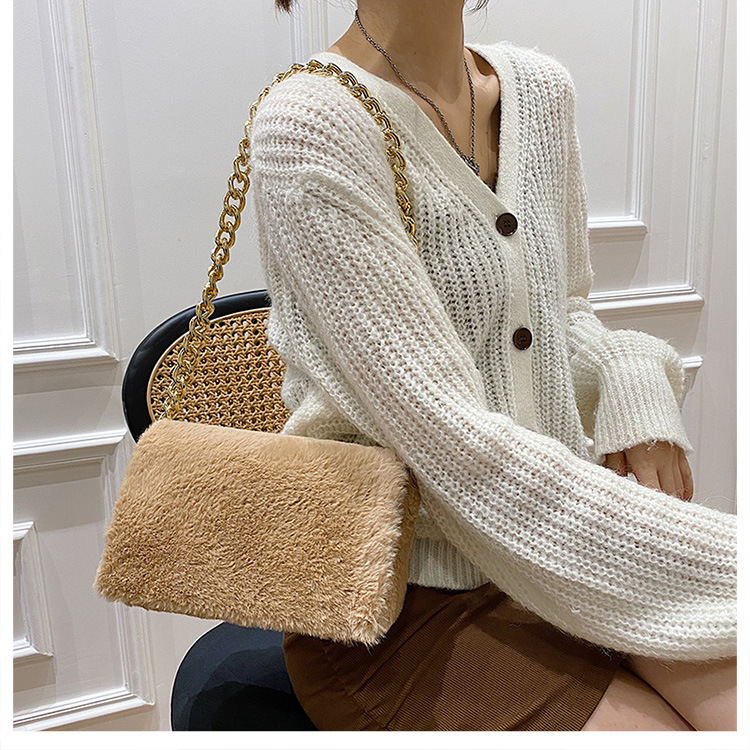 Simple Fashion Solid Color Plush Chain Shoulder Square Bag Wholesale Nihaojewelry display picture 13