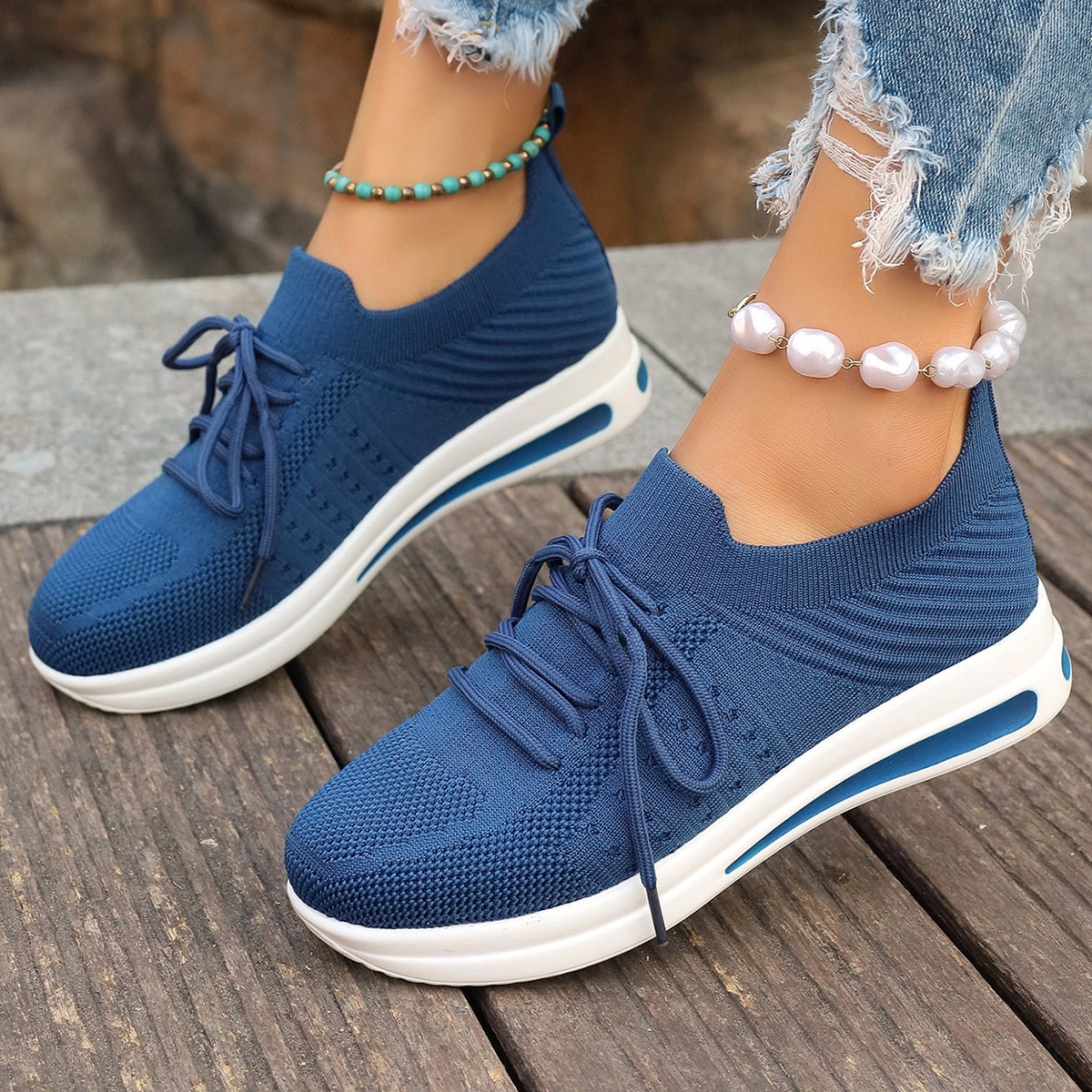 Women's Basic Sports Solid Color Round Toe Sports Shoes display picture 1