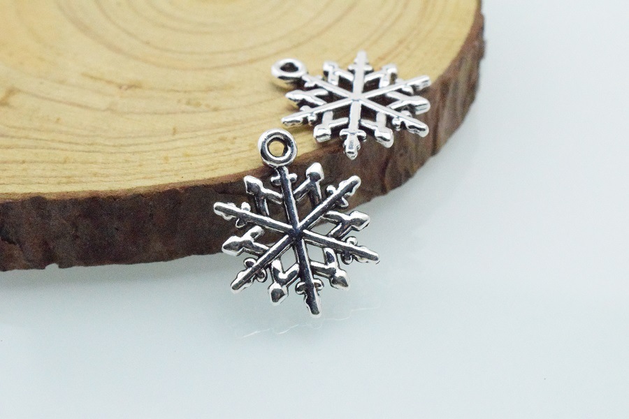1 copo de nieve aleación colgante DIY aleación joyería brillante plata hueco copo de nieve colgante transfronterizo Amazon Venta caliente