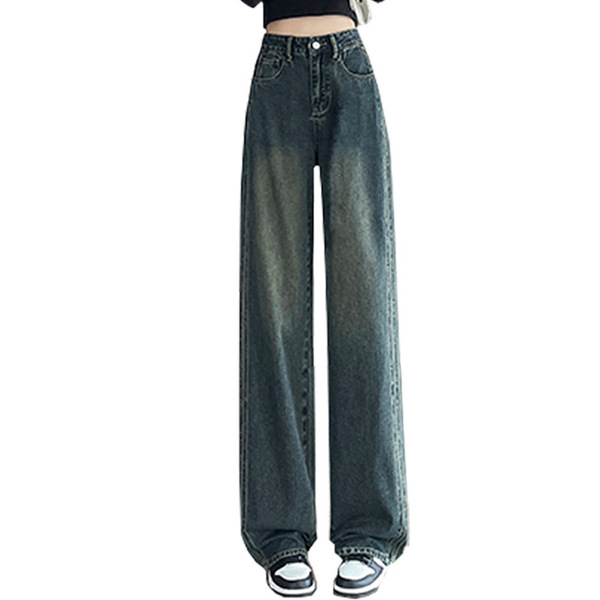 Loose straight jeans