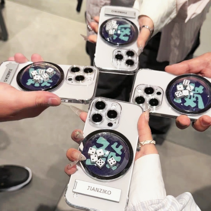 New Three-Dimensional Fun Dice Suitable for Late Night Snack Party Entertainment Shaking Dice Plastic Mobile Phone Holder Spot Wholesale