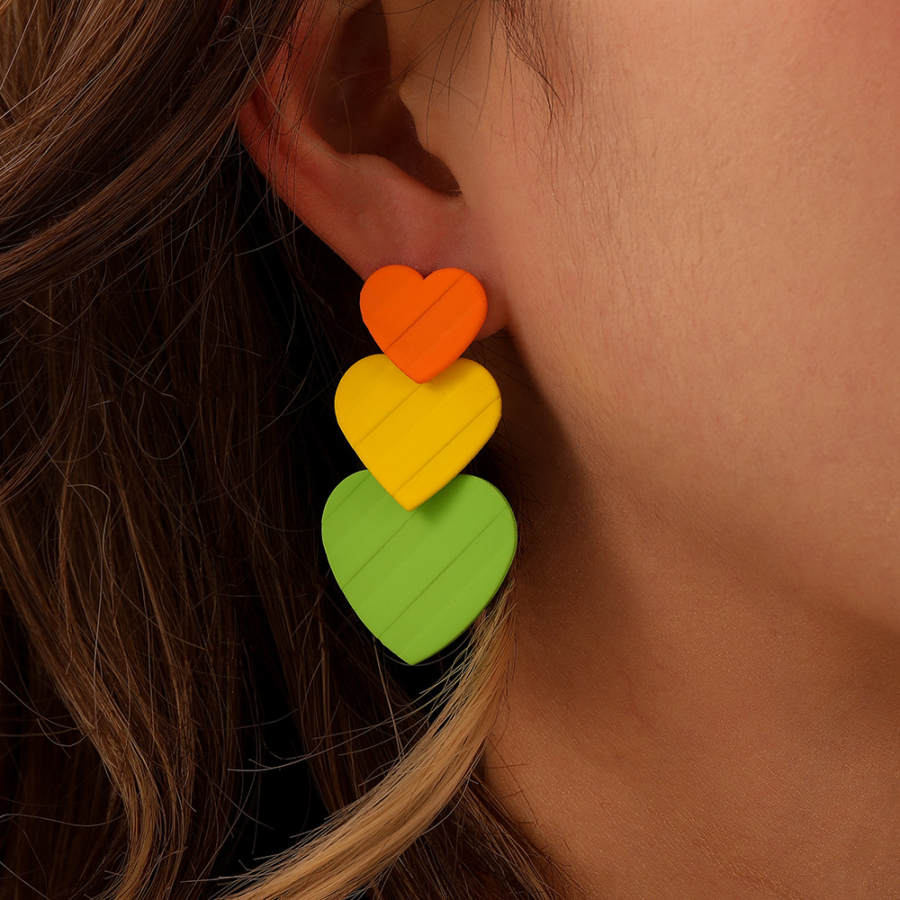 Retro Heart Shape Metal Spray Paint Plating Women's Drop Earrings display picture 2