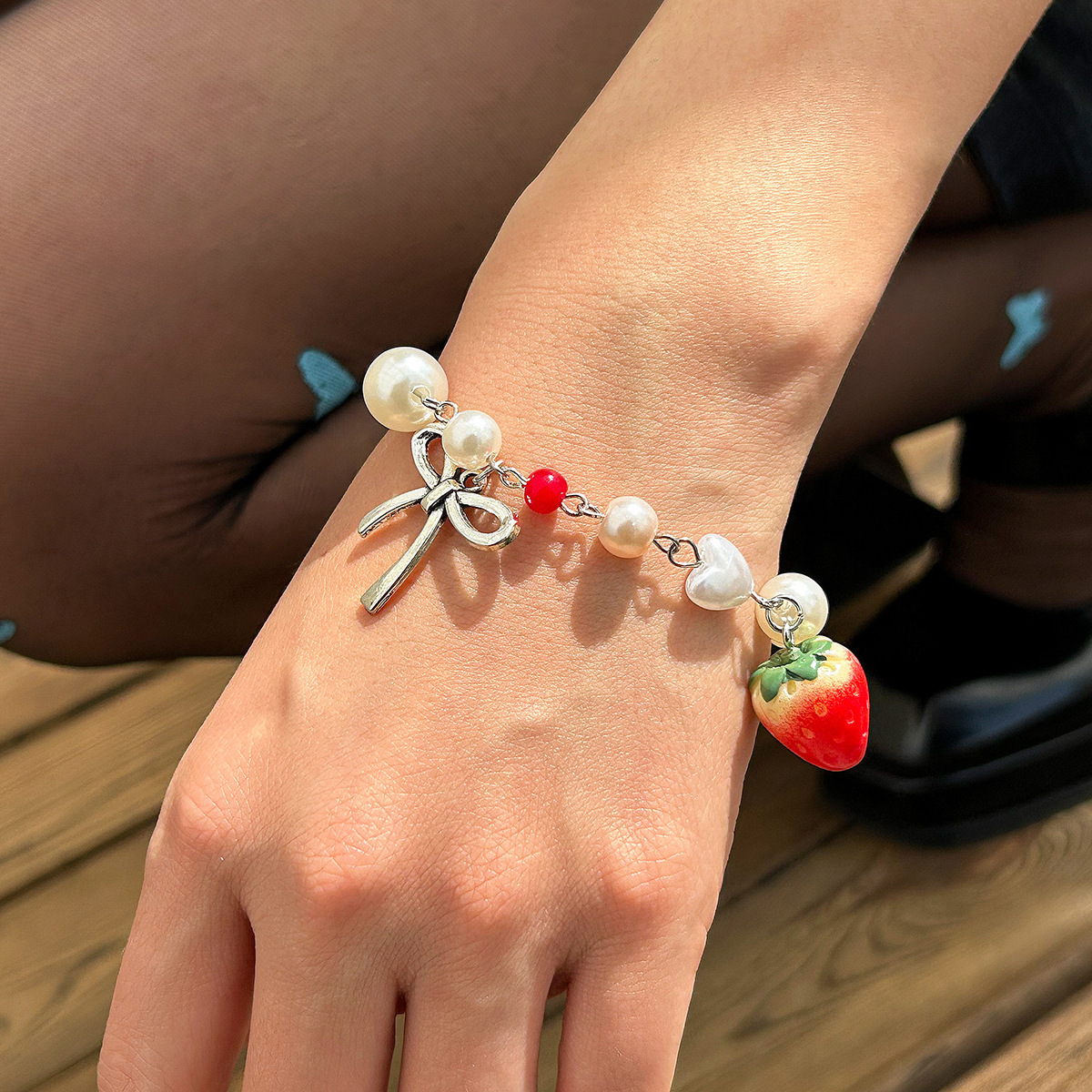 Sweet Strawberry Bow Bracelet Bracelet Temperament Versatile Artificial Pearl Vacation Jewelry_voghion.com