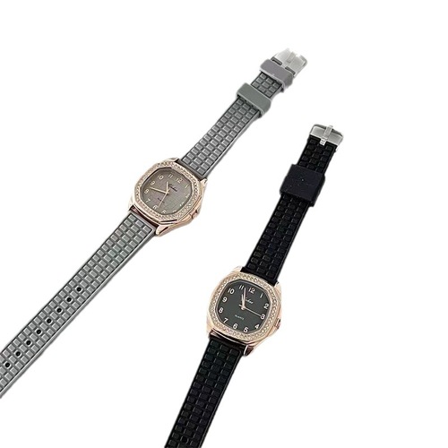 New fashionable women's watch female student style square spherical tape full of diamonds British high-end cross-border watch