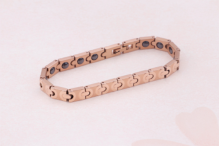 Fashion Geometric Titanium Steel Rose Gold Plated No Inlaid Bracelets In Bulk display picture 2