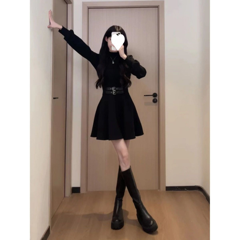 French-style black inner dress for women, autumn/winter 2026 new model, waist-cinching dress for petite women, suitable for dates and as a formal gown French-style black inner dress for women, autumn/winter 2026 new model, waist-cinching dress for petite women, suitable for dates and as a formal gown