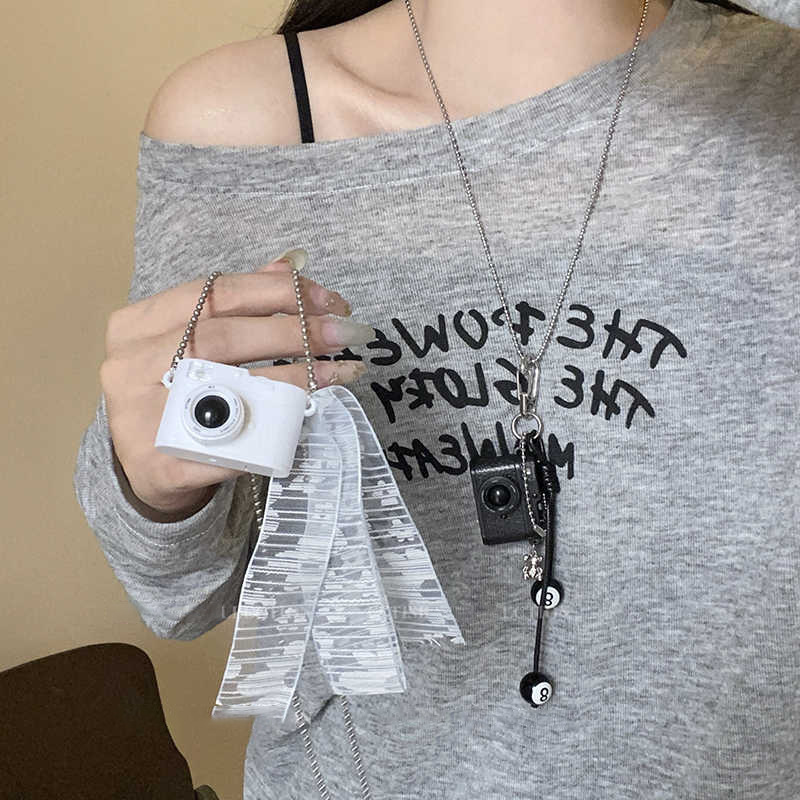 Snap Flash Long Camera Pendant Necklace Women's Niche Unique Design Hip-Hop Sweatshirt Chain Clavicle Chain Accessories
