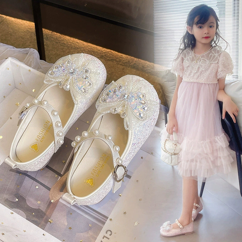 Обувь для девочек. Детские маленькие кожаные туфли принцессы. Новинка лета 2023 года. Популярные детские туфли с кристаллами для маленьких девочек.