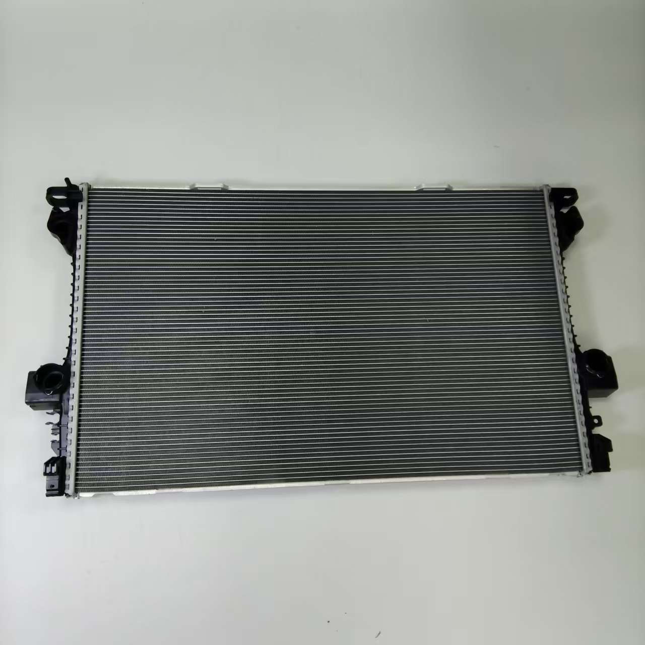 Suitable for 2017-2023 Porsche Panamera 2.9t Radiator Water Tank Model 9A712125300