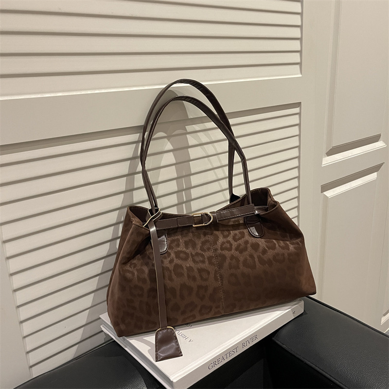 Casual Large-Capacity Leopard Print Bag 2025 Autumn and Winter New Fashion Armpit Bag Versatile Retro Shoulder Handbag Casual Large-Capacity Leopard Print Bag 2025 Autumn and Winter New Fashion Armpit Bag Versatile Retro Shoulder Handbag