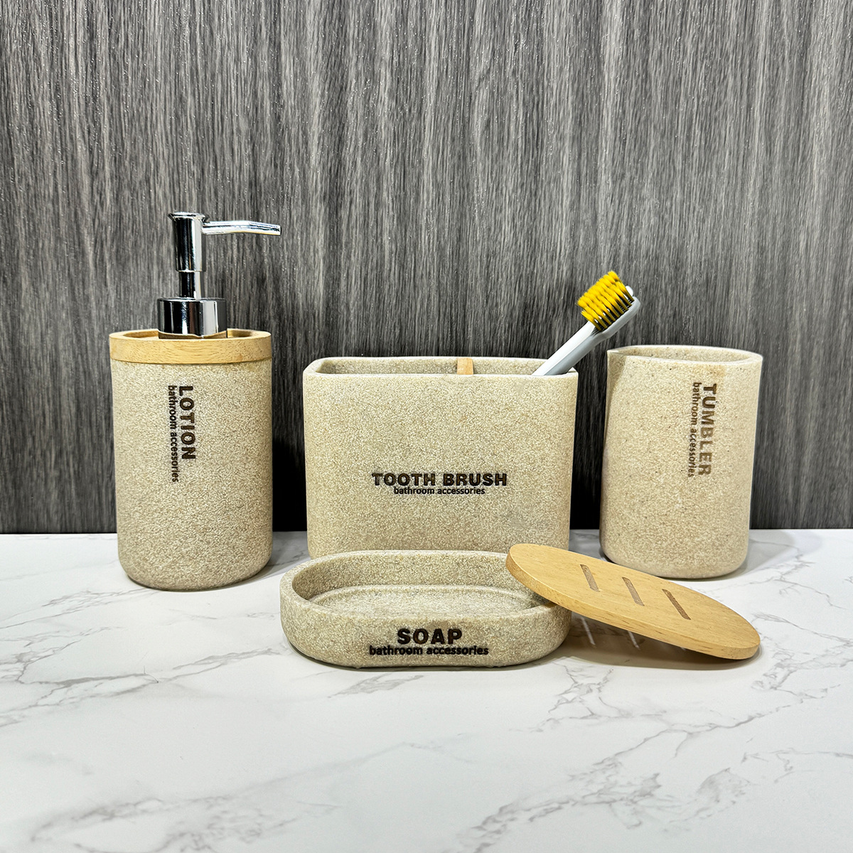 Baño de cuatro piezas con cubierta de bambú de resina, baño de hotel de estilo europeo, juego de lavado, taza de enjuague bucal, jabón, botella de desinfectante de manos