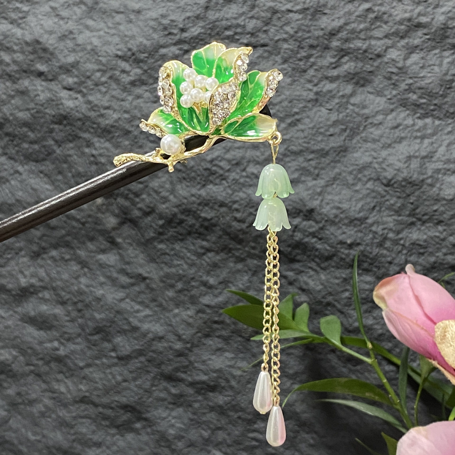Hairpin 2438