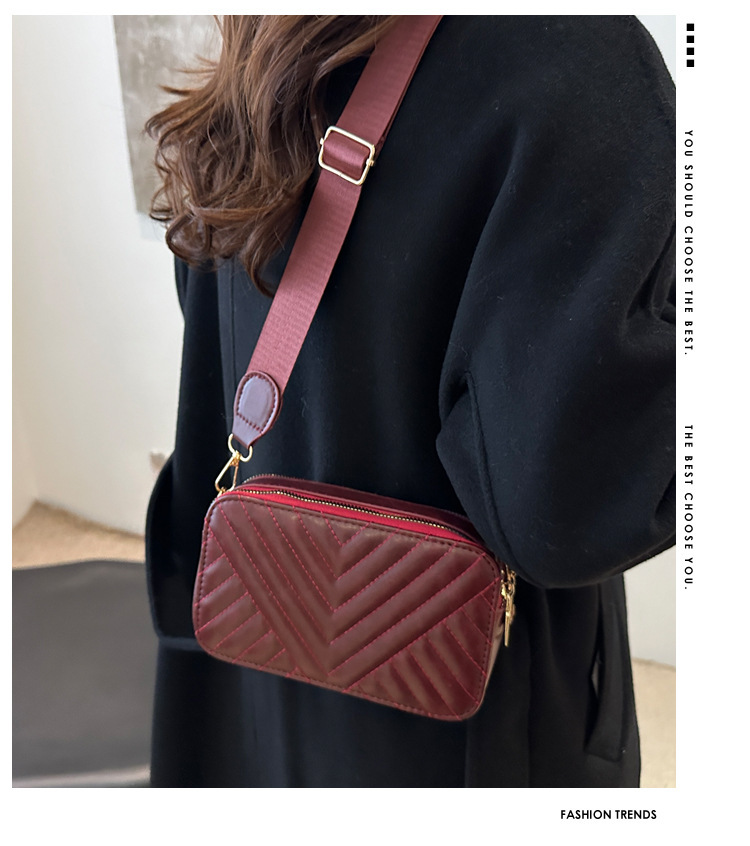 150g Weight Nylon Lining Material Sewing Thread Fashion Element Zipper Closure Type Single Shoulder Strap Strap Type Crossbody Bag Bags Type Casual, Daily, Shopping Occasion Pu Leather Material Solid Color, Lingge Pattern All Seasons Season Women's Gender Classic Style Style Square Shape Women's Pu Leather Solid Color Lingge Classic Style Sewing Thread Square Zipper Crossbody Bag 无