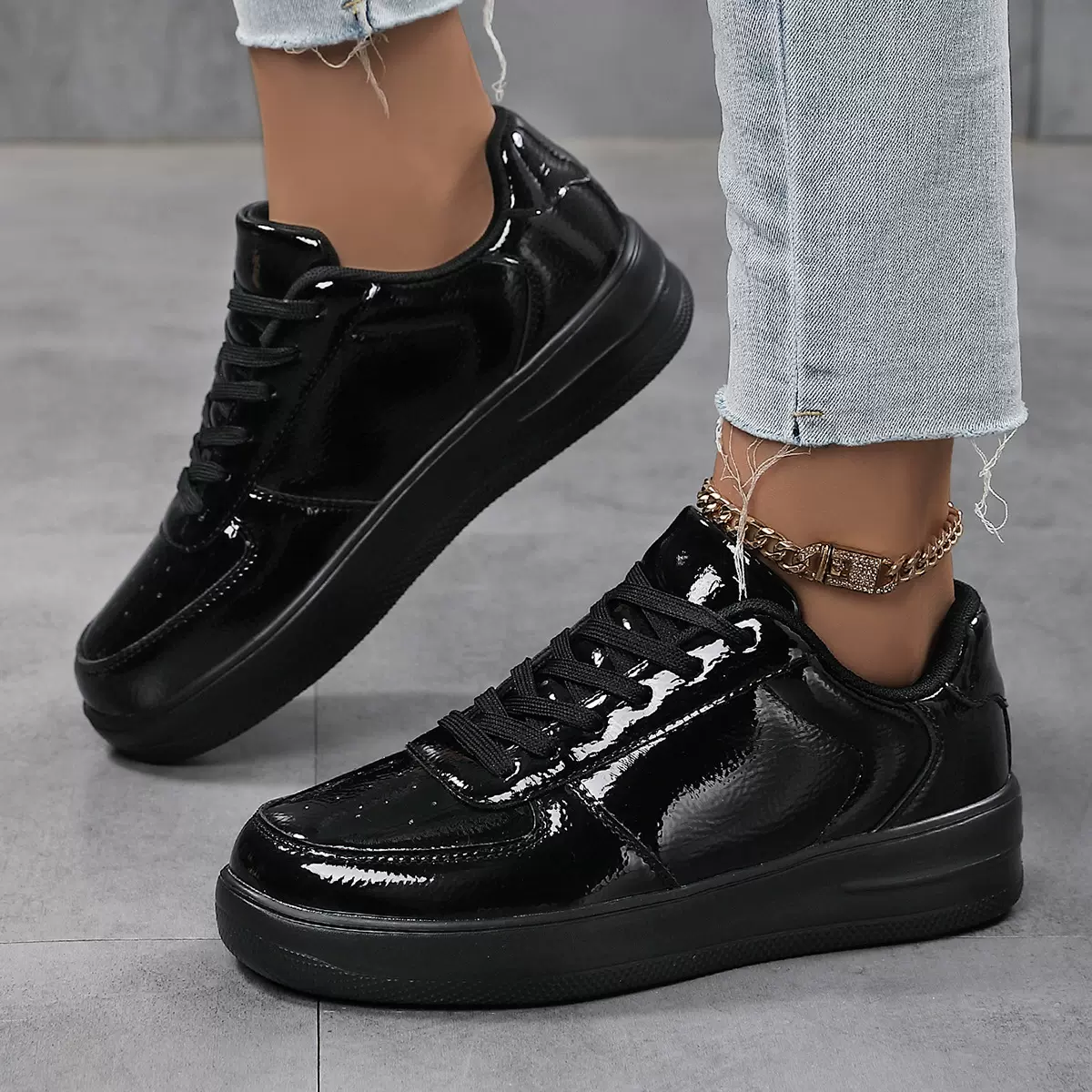 2025春季女鞋新款透气小白鞋子学生韩版潮流百搭大码运动休闲板鞋