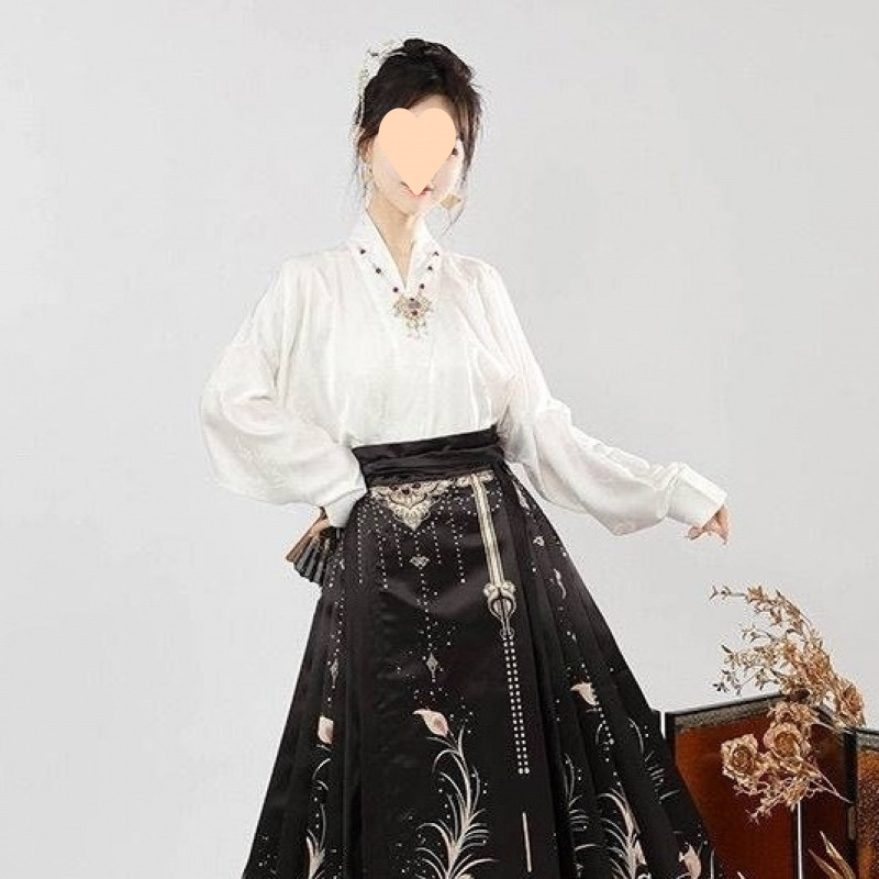 크로스 칼라 탑