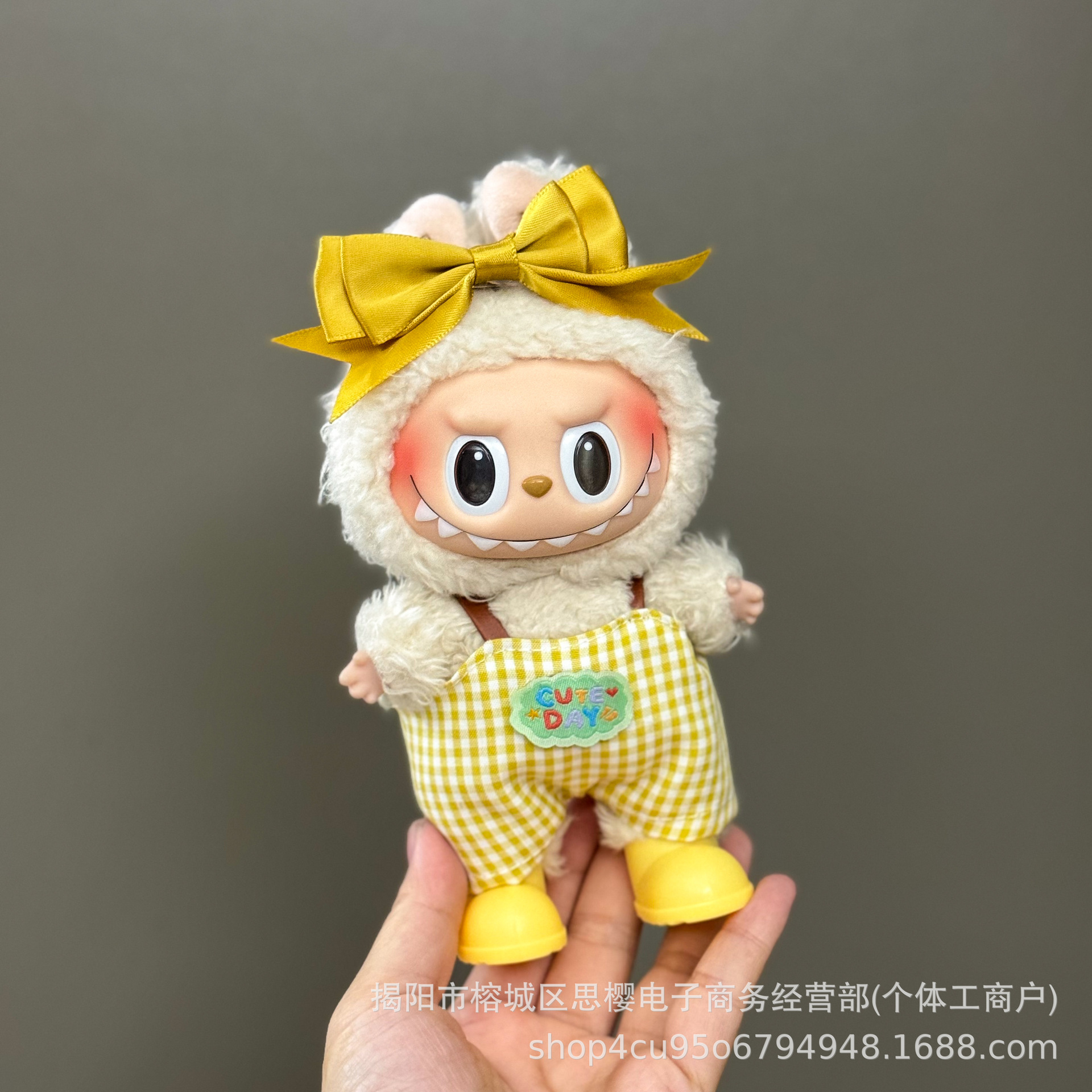 Solo la ropa es adecuada para la ropa de bebé Rabubu de 123 generaciones Labubu ropa colgante de 17cm muñeca traje de felpa falda