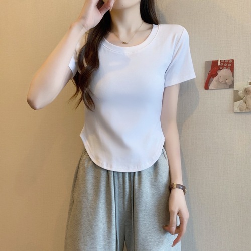 Lingerie-inspired summer T-shirt for women with a sexy, pure desire style, featuring a tight fit, short sleeves, a straight-to-shoulder design, and an arched hem.