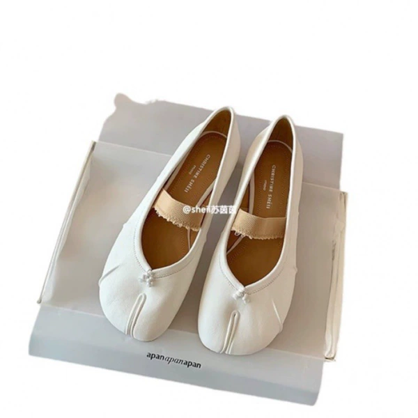 2327-3 White single shoes