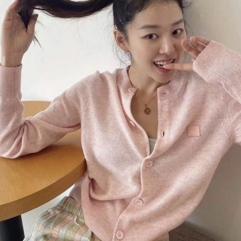 ------------ Be1105C Real Shot! Liu Yifei Ac Smiley Face Label Pure Wool Floral Knit Cardigan ------------ Be1105C Real Shot! Liu Yifei Ac Smiley Face Label Pure Wool Floral Knit Cardigan