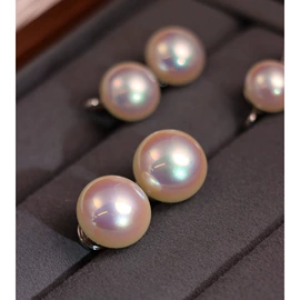 项链;耳钉;手链