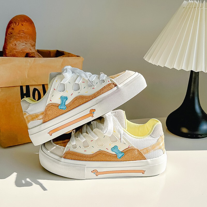 B-9339 Baikuang Korean-Style Low-Top Bread Shoes for Female Students, Casual and Comfortable White Sneakers for Spring and Autumn 2024