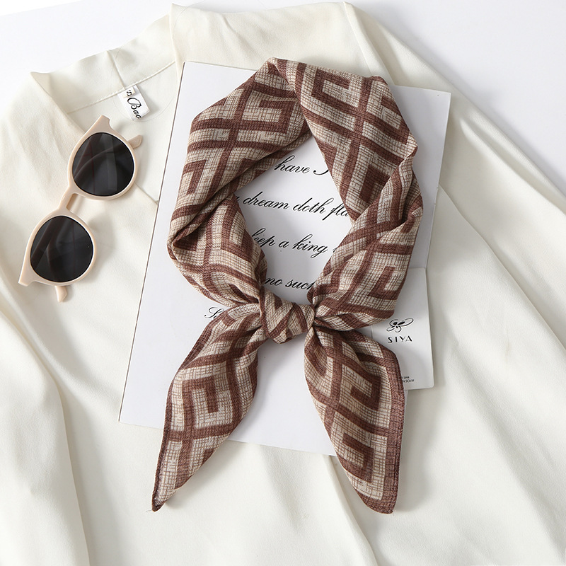 Nicho retrógrado estilo nacional estampado pequeño bufandas cuadradas impresas dama alta sensación simple bufandas de seda de moda bufandas decorativas