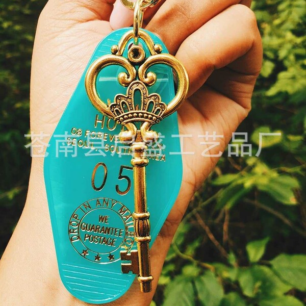 Plastic luggage retro keychain for hotel for keys
