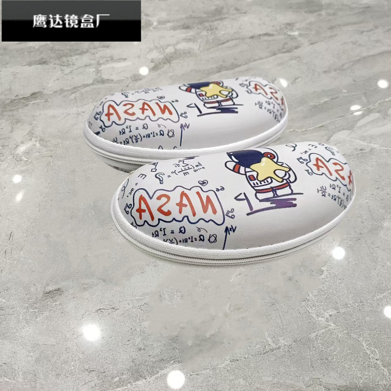 メーカー卸売りの新型アニメスプレー子供近視携帯小清新抗圧鉄質眼鏡ケースはロゴを印刷できる|undefined