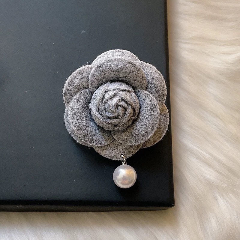 5cm felt camellia [gray] single pendant