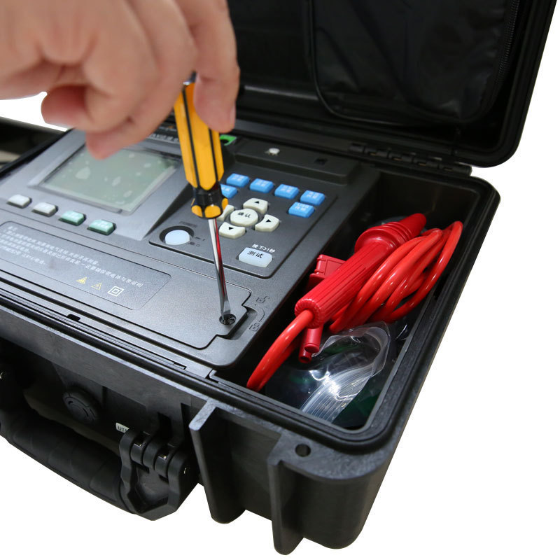 优利德工业品UT516B数字绝缘电阻测试仪12KV高电压兆欧表10T摇表