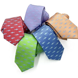 领带;领结/领花;口袋巾