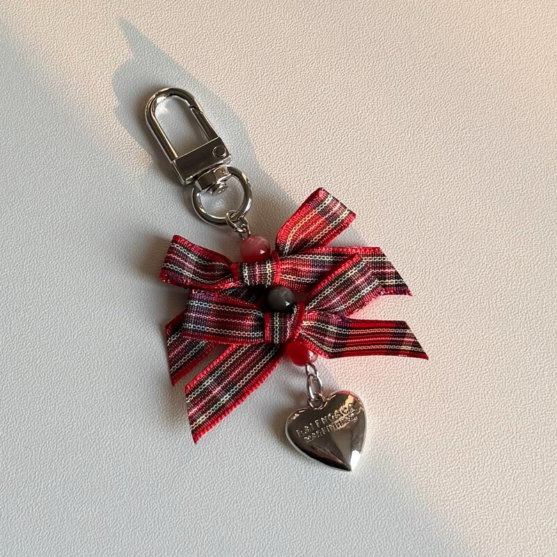 Korean Ins Red Plaid Bow Heart Mobile Phone Chain Pendant Retro Y2K Pendant Key Chain Guben Chain Korean Ins Red Plaid Bow Heart Mobile Phone Chain Pendant Retro Y2K Pendant Key Chain Guben Chain