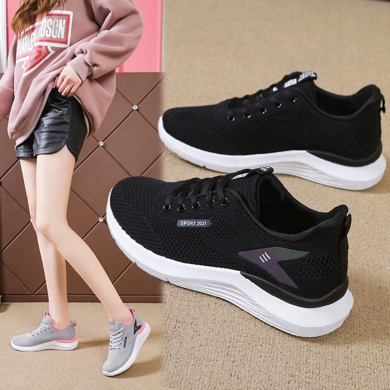 2025 New Old Beijing Cloth Shoes Women's Flying Woven Walking Shoes Soft Bottom Non-slip Mother's sneaker Fashion Running Shoes for Women