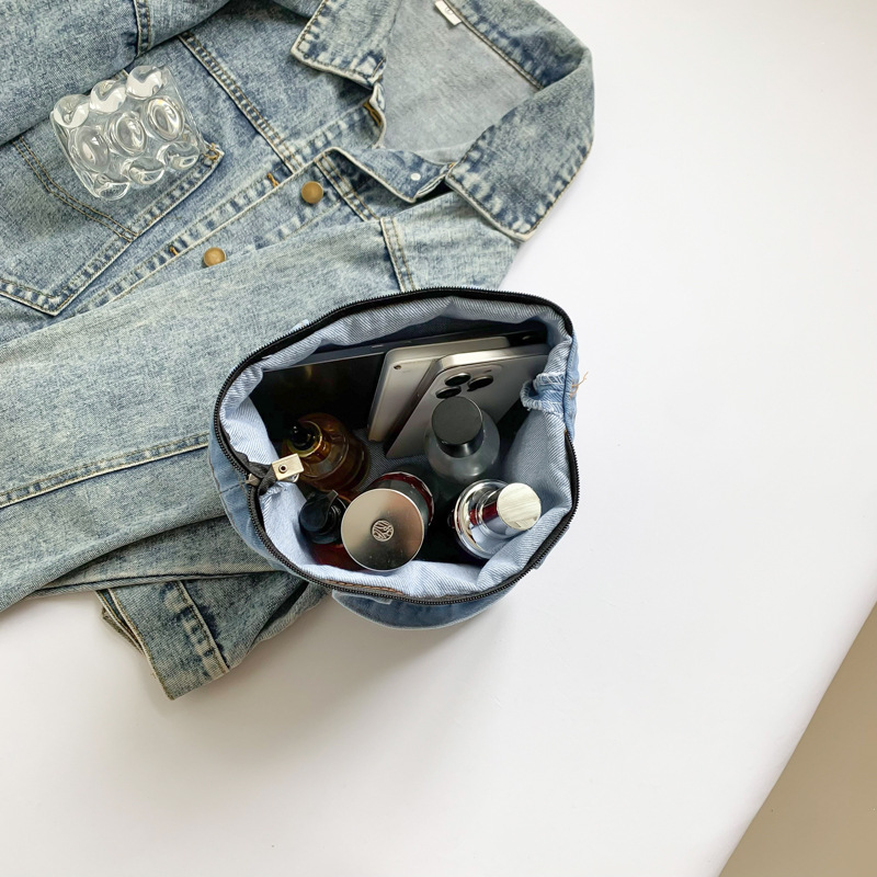 Regalos al por mayor de bolsos vaqueros, tendencias de moda simples, bolsos literarios y artísticos de gran capacidad, versión coreana de bolsos de lona de desplazamiento de estilo extranjero