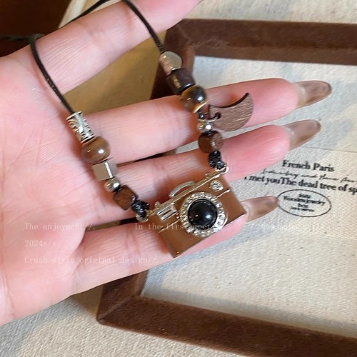 Retro Brown Camera Beaded Necklace Women's Autumn and Winter Niche Design Sweatshirt Chain Accessories Sweet and Cool Hot Girl Sweater Chain