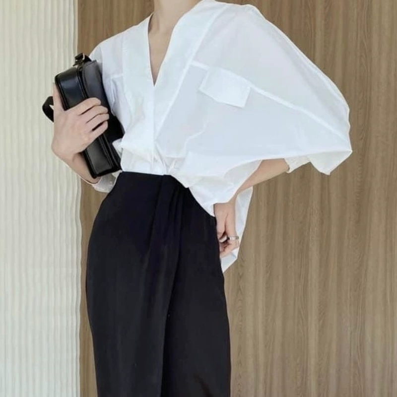 Корейская блузка во французском стиле для зрелых женщин, с V-образным вырезом, элегантная и простая, свободного кроя, универсальная.