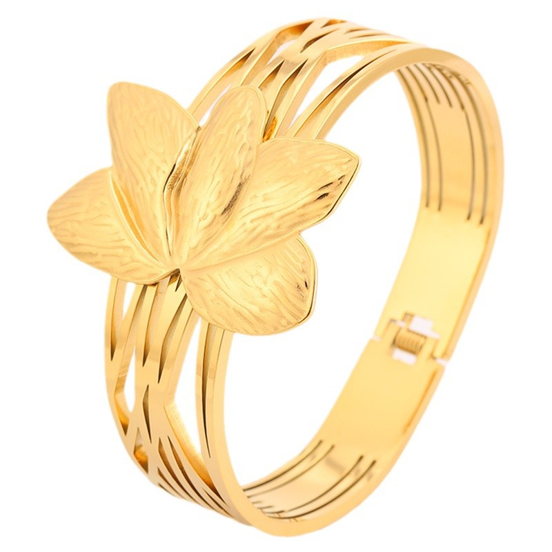 Brazalete de acero inoxidable China de ancho de viento Lotus hueco 18K oro de arena no decolor brazalete de acero de titanio joyas mujeres al por mayor