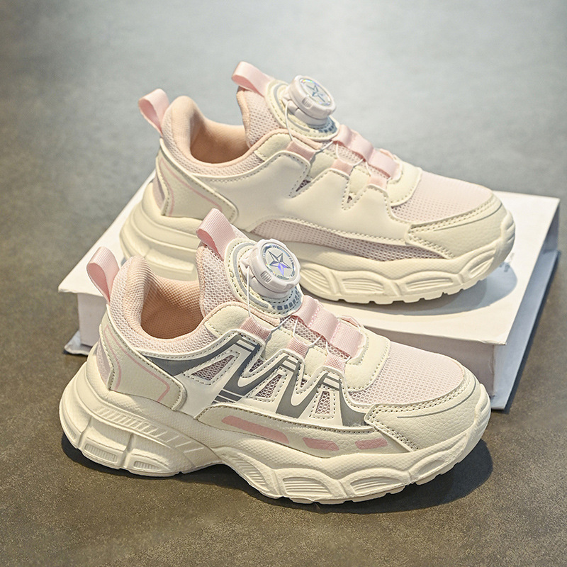 Niñas zapatos de padres botones de botón de niños zapatos de carrera rosa primavera y verano 2025 nuevos zapatos deportivos para niños grandes