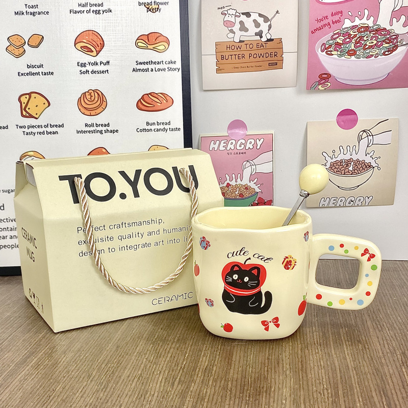Taza de cerámica Taza de dibujos animados creativa Regalo de mano Regalo de cumpleaños lindo Taza para beber para niñas Taza de café para parejas