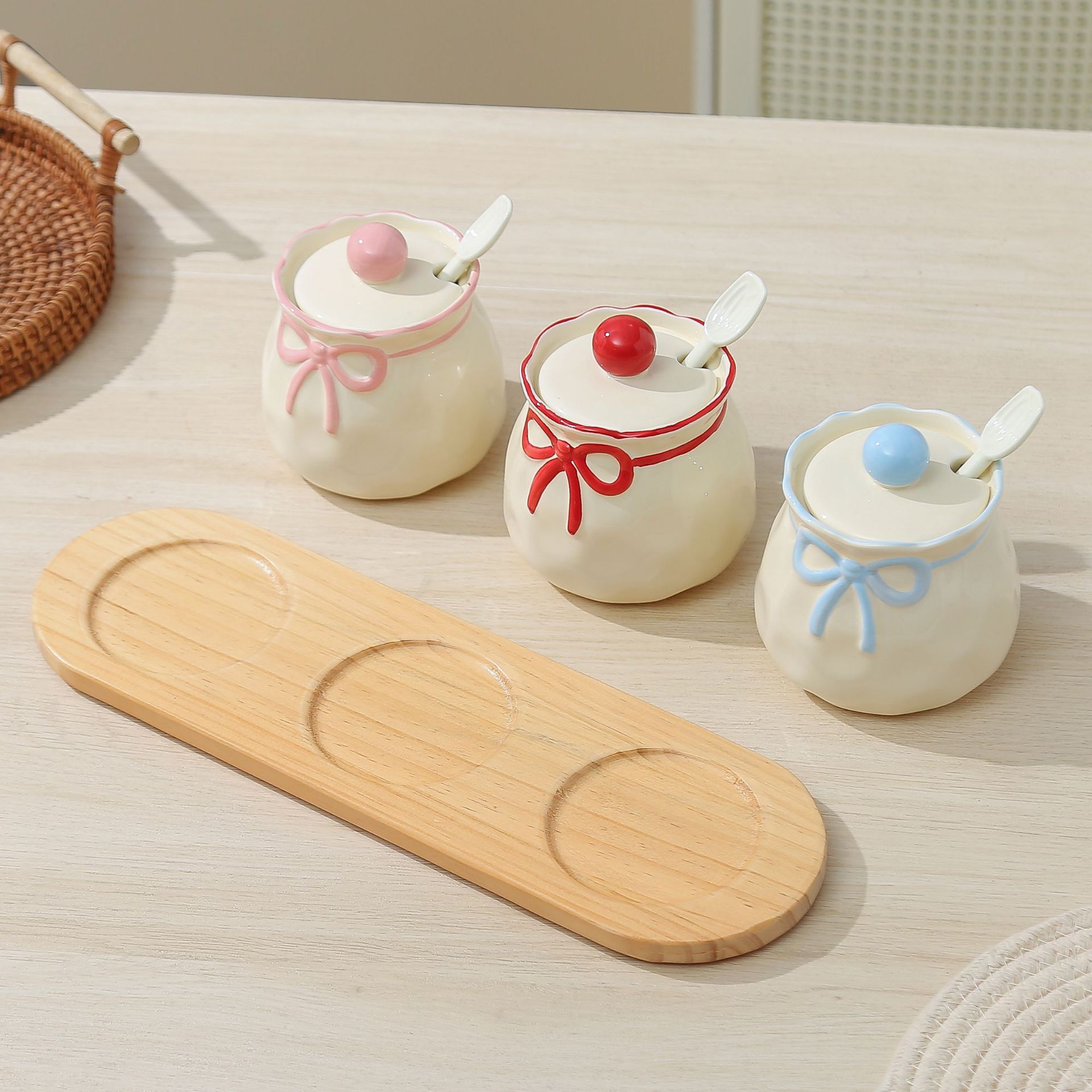 Personalidad creativa condimento arco de cocina simple utensilios de cocina adorables botellas de MSG de alto valor de sal condimento frasco transfronterizo