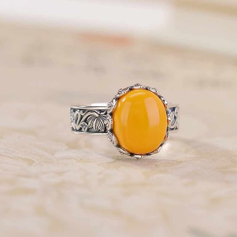 Nhẫn bạc S925 đính cabochon hổ phách máu hình cá chép sen phong cách vintage dân tộc — Mô hình sáp ong