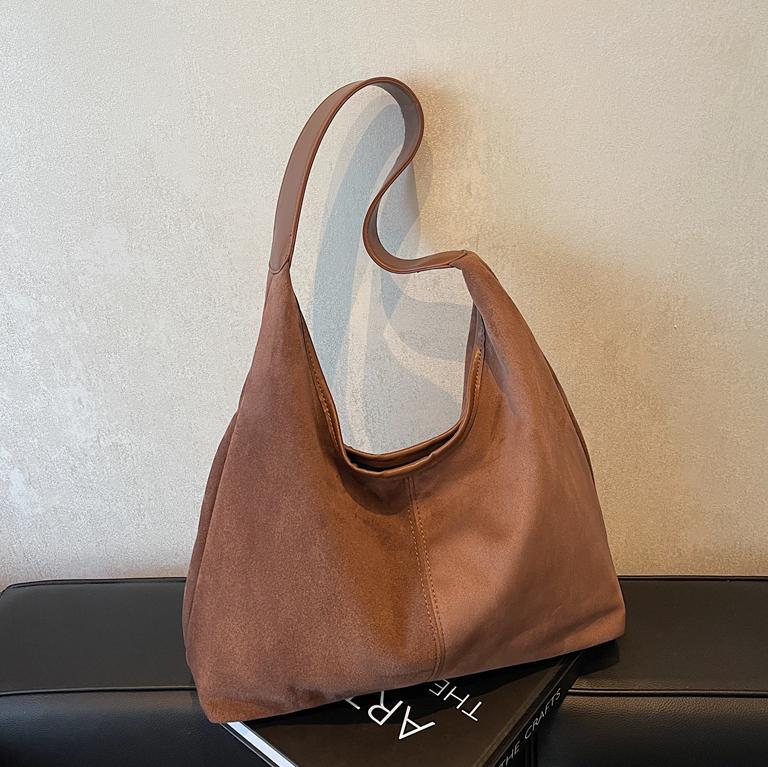 Retro esmerilado de gran capacidad bolso para mujeres otoño / invierno 2024 nuevo estilo simple versátil bolso de hombro popular bolso de mujer superfuego