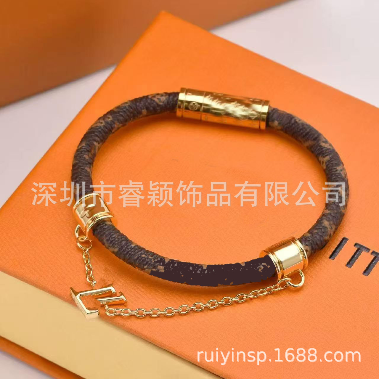 สร้อยข้อมือสายตายาวตามวัย / ขนาดเดียวที่เหมาะกับทุกคน