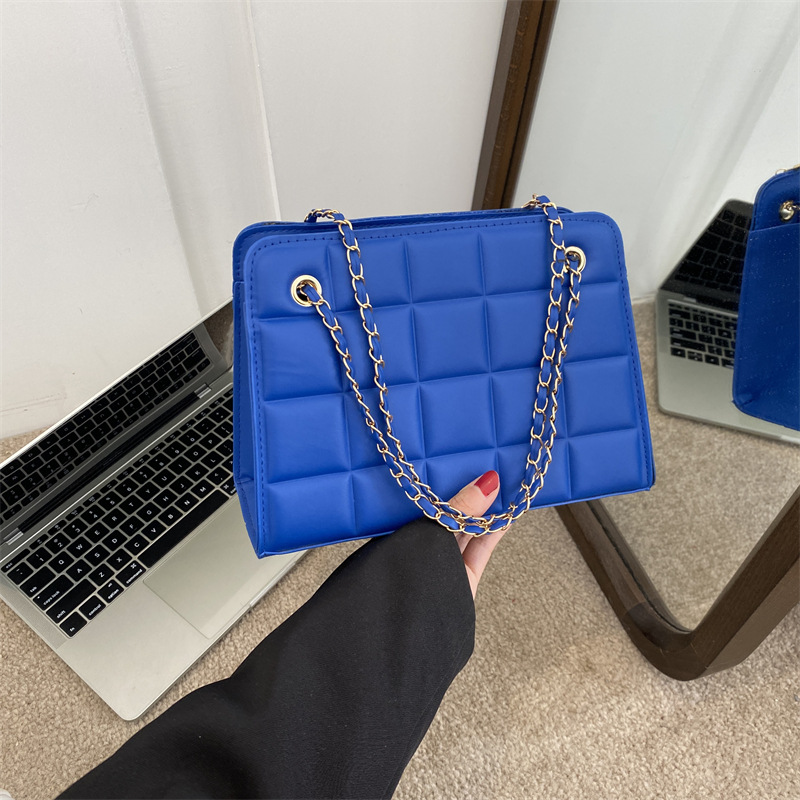 2023 nuevo estilo de cadena a cuadros bolsa de las mujeres pequeño rombo bordado hilo a cuadros bolsa de hombro de moda retro con textura bolsa de mensajero