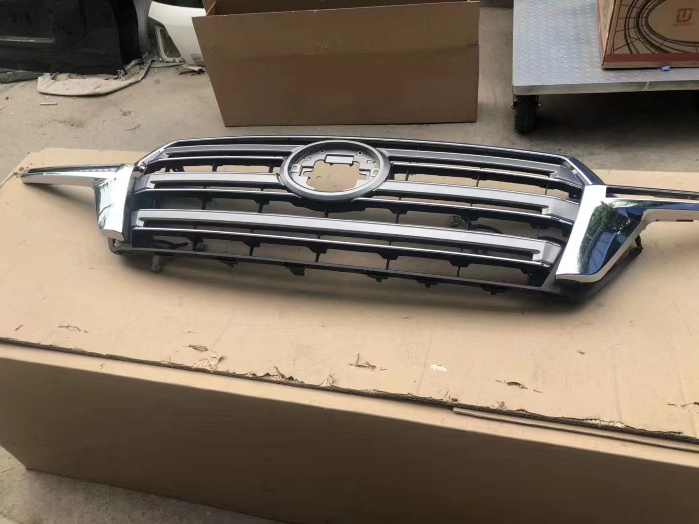 Suitable for 16 Models of Land Cruiser Modified Front Grille, Original Style Grille for Land Cruiser
